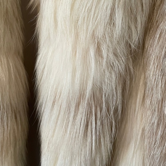 Mother-in-Law’s Vintage 80s Fawn Fox Fur Coat in MINT Condition!!! - Picture 3 of 10